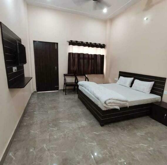 Трехместный Номер Классика, Spot On Rajput Palace