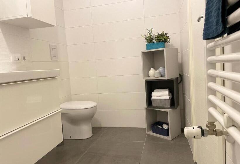 标准间, Silvia & Simone S House