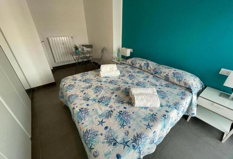 标准间, Silvia & Simone S House