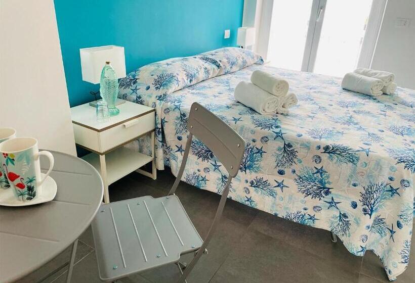 标准间, Silvia & Simone S House