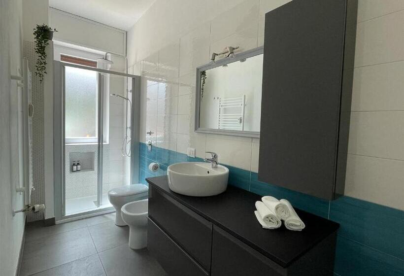 带共用浴室的标准房间, Silvia & Simone S House