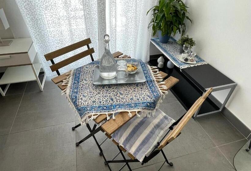 带共用浴室的标准房间, Silvia & Simone S House