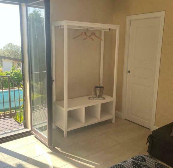 Трехместный Номер Стандарт Вид на Бассейн, Etna Petit Relais