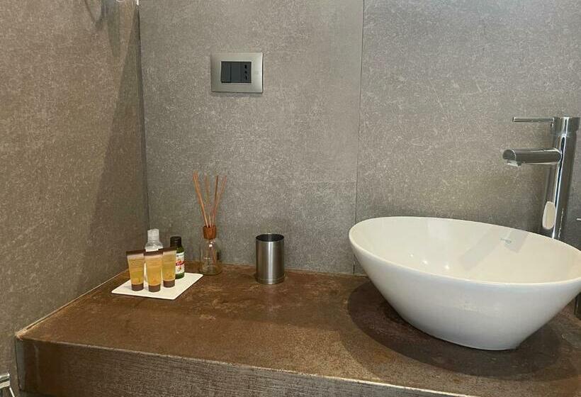 Трехместный Номер Стандарт Вид на Бассейн, Etna Petit Relais