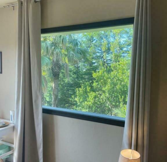 Четырехместный Номер Стандарт Вид на Море, Etna Petit Relais