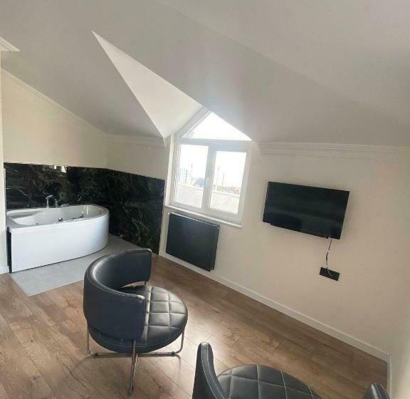 Люкс Вид на Море, Golden Life Suite