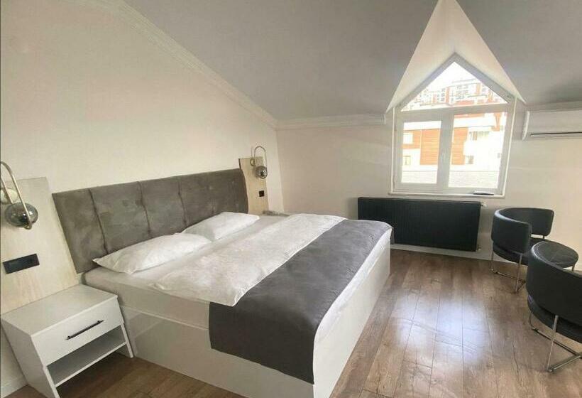 Люкс Вид на Горы, Golden Life Suite