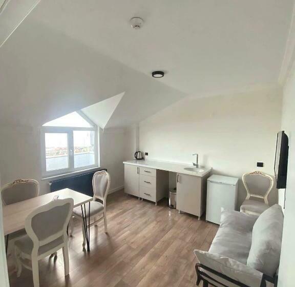 Люкс Вид на Горы, Golden Life Suite