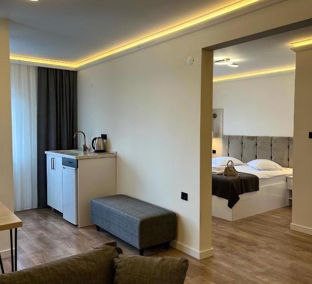 Люкс Кровать Кинг, Golden Life Suite