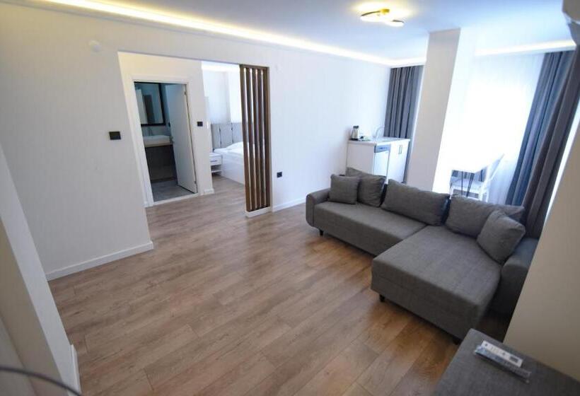 סוויטה, Golden Life Suite