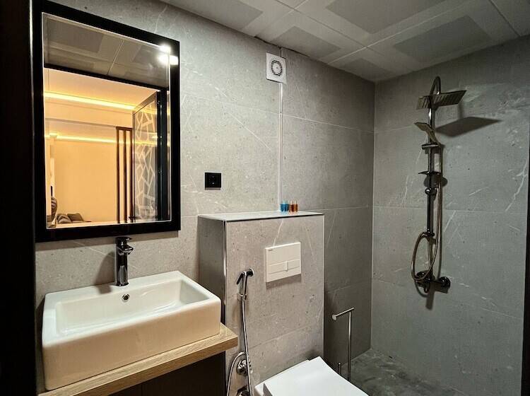 Люкс Вид на Море, Golden Life Suite