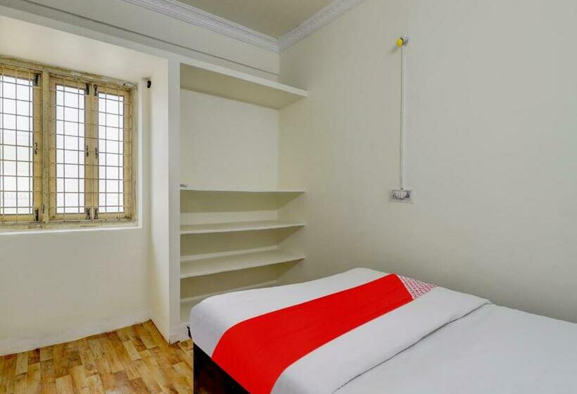 Трехместный Номер Классика, Oyo Flagship 81334 Sv