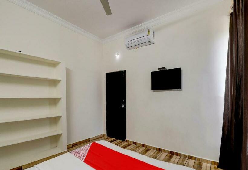 Трехместный Номер Классика, Oyo Flagship 81334 Sv