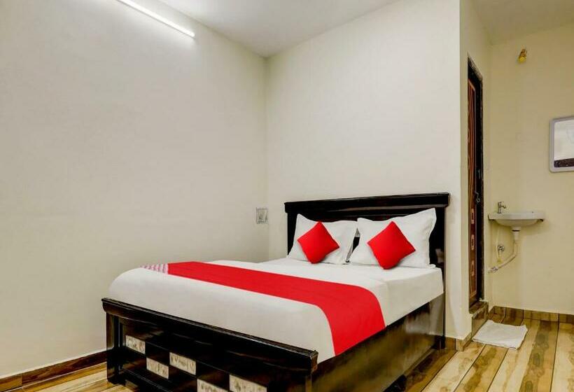 Трехместный Номер Классика, Oyo Flagship 81334 Sv