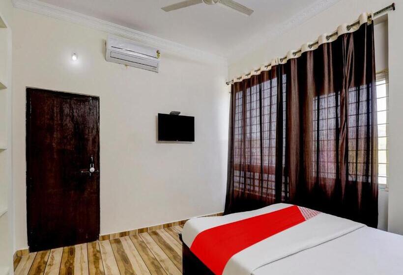 Трехместный Номер Классика, Oyo Flagship 81334 Sv