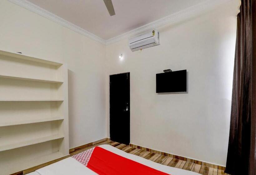 Трехместный Номер Классика, Oyo Flagship 81334 Sv