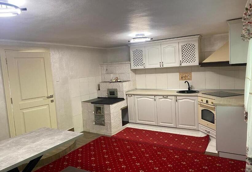 Номер Deluxe, Casa De La Munte