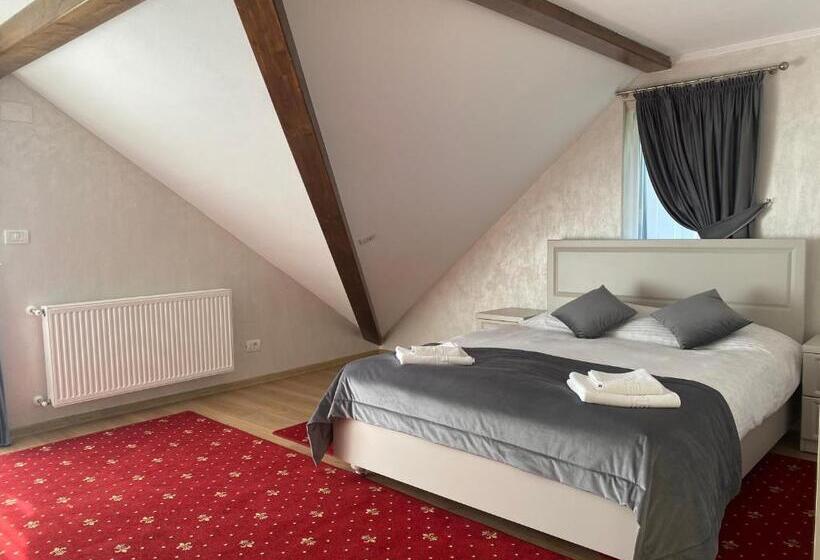 Номер Deluxe, Casa De La Munte