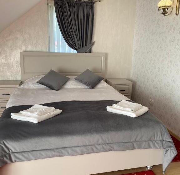 Номер Deluxe, Casa De La Munte