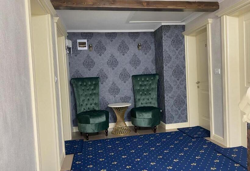 Номер Deluxe, Casa De La Munte