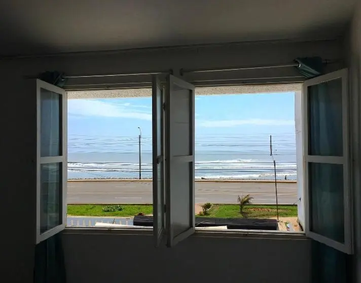 تختخواب در اتاق مشترک, Pointbreak Surf Camp