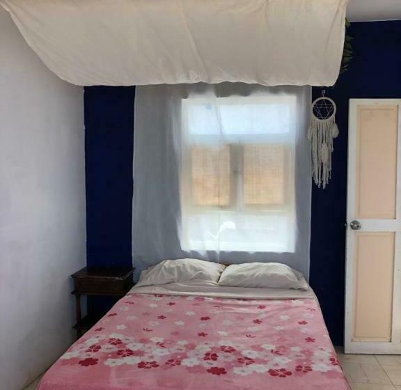 غرفة قياسية مطلّة علي البحر, Pointbreak Surf Camp