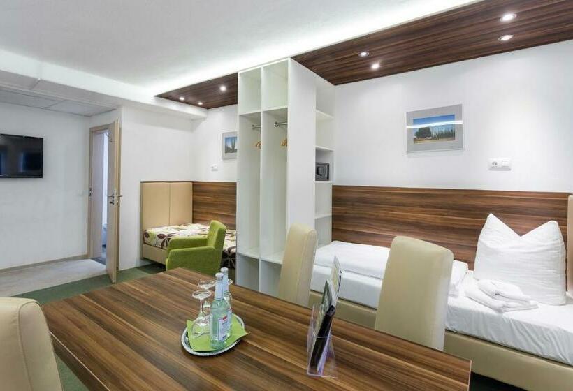 4인용 스탠다드 룸, Alea City