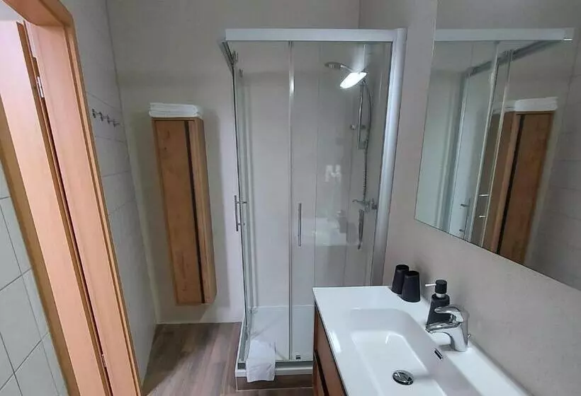 スタンダード４人部屋, Am Wasserturm Pension