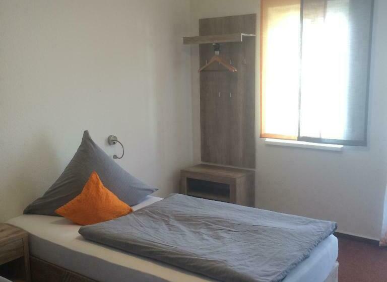 اتاق استاندارد, Astra Rastatt