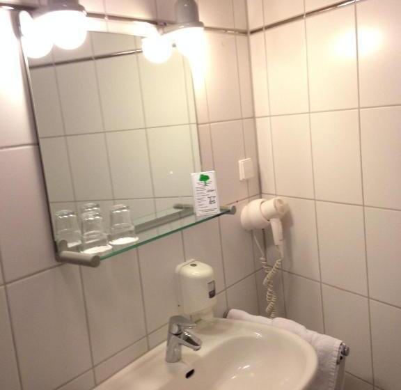 اتاق خانوادگی, Astra Rastatt