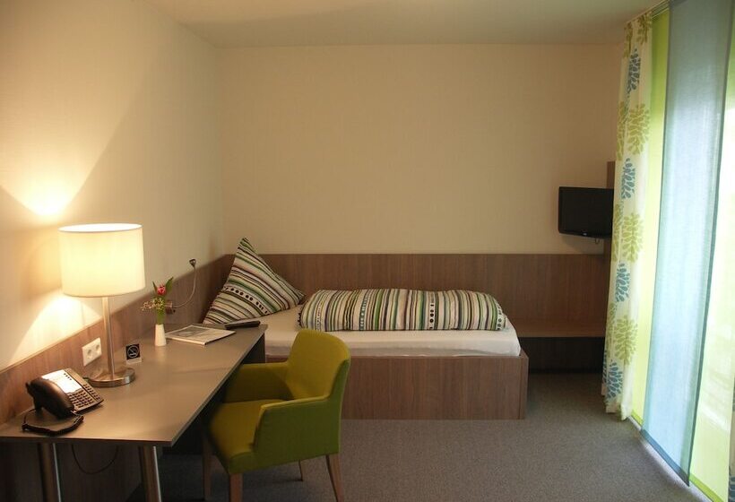 اتاق استاندارد یک نفره, Astra Rastatt