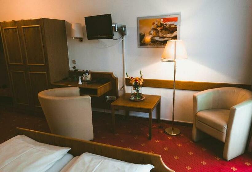 اتاق استاندارد با بالکن, Büchner Garni