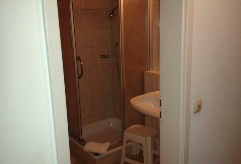 اتاق استاندارد با بالکن, Büchner Garni