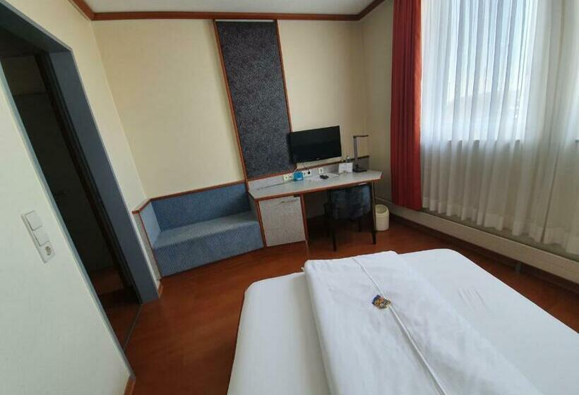 スタンダードシングルルーム, Blaubeurer Tor