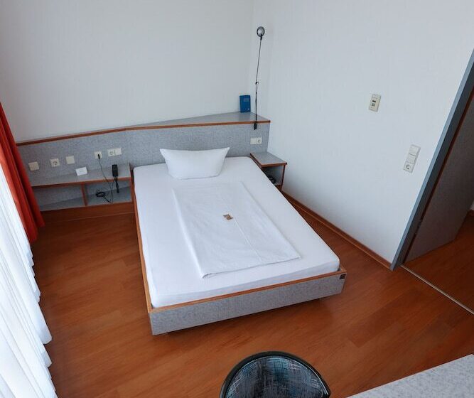 スタンダードシングルルーム, Blaubeurer Tor