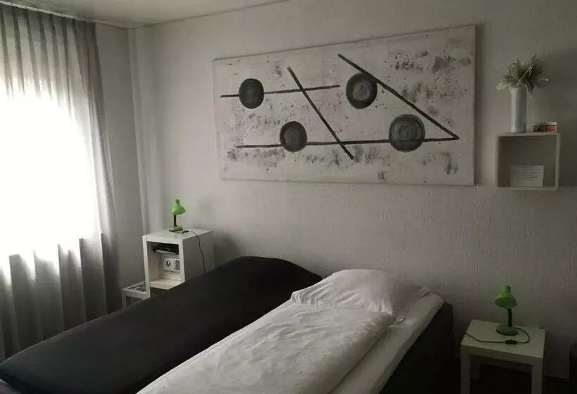 Standard Single Room, Brasserie Typisch