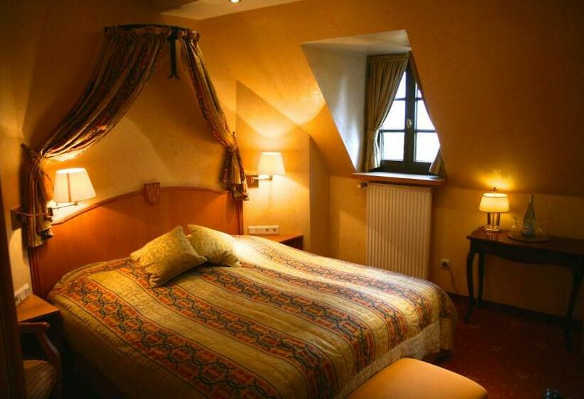 이코노미 룸, Burg Arras