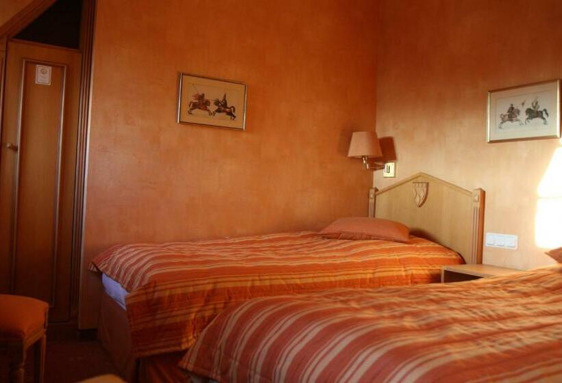 이코노미 룸, Burg Arras