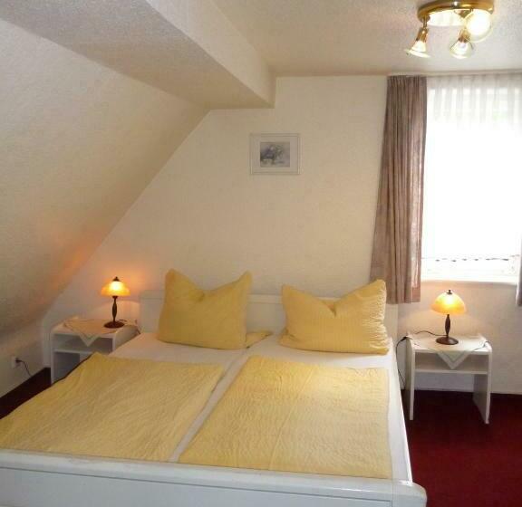 غرفة قياسية, Café Restaurant Parkhaus