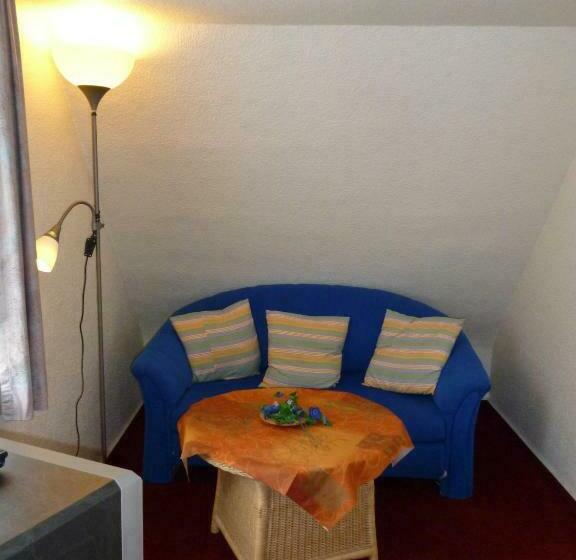 غرفة قياسية, Café Restaurant Parkhaus