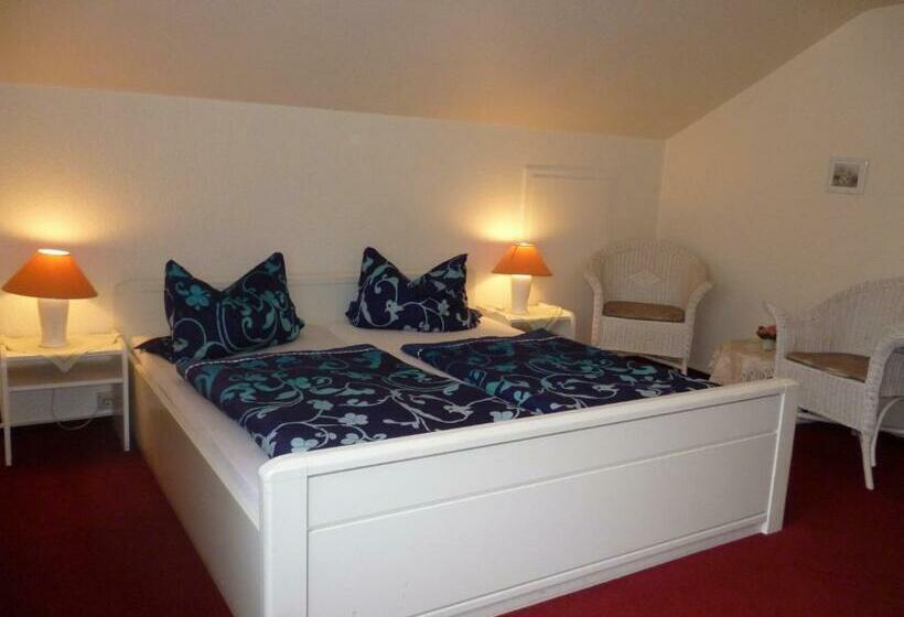 غرفة قياسية, Café Restaurant Parkhaus