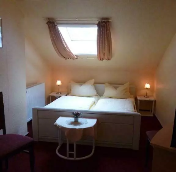Standard Room, Café Restaurant Parkhaus