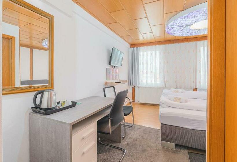 스탠다드 룸, Am Schlossplatz