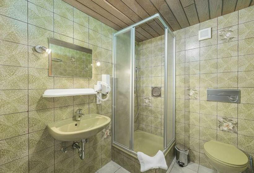 스탠다드 룸, Am Schlossplatz