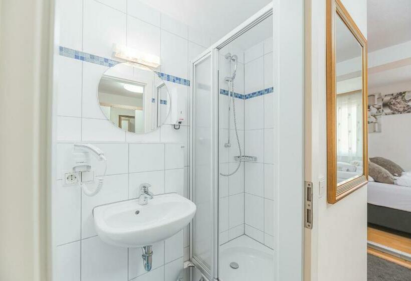 스탠다드 룸, Am Schlossplatz