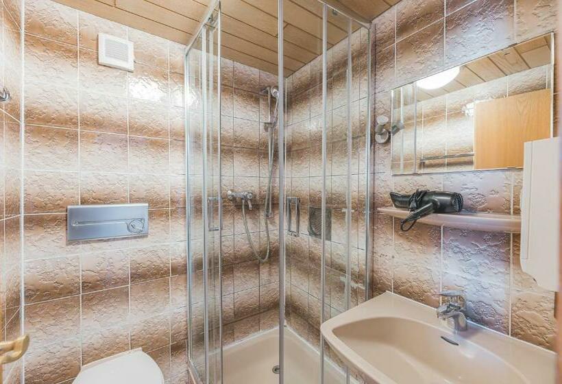 스탠다드 룸, Am Schlossplatz