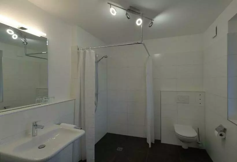 1ベッドルームアパートメント, Hewen Apartments