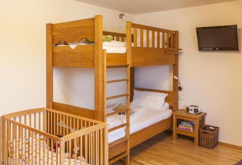 Полулюкс, Hofgut Tiergarten