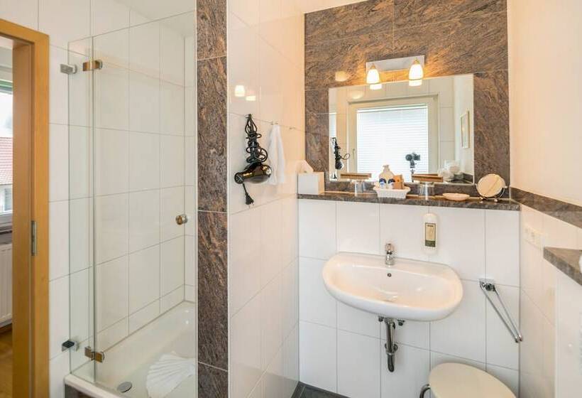 Семейный Номер, Hofgut Tiergarten