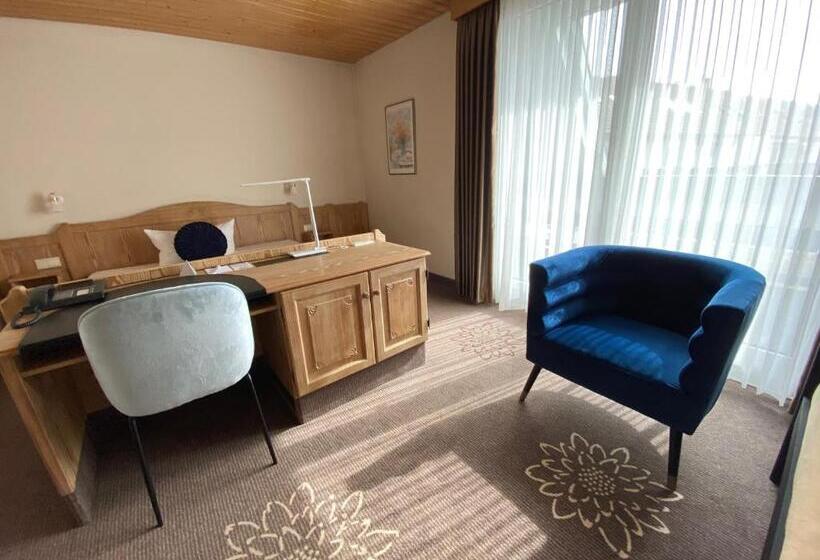 스탠다드 룸, In Den Herrnwiesen